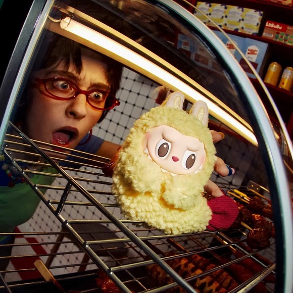 NIB Authentic THE MONSTERS Wacky Mart Series Plush Shrimp Earphone Case - Picture 3 of 4